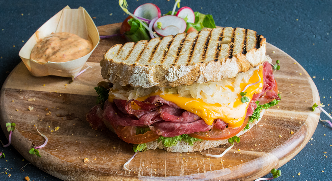 Desem sandwich met pastrami