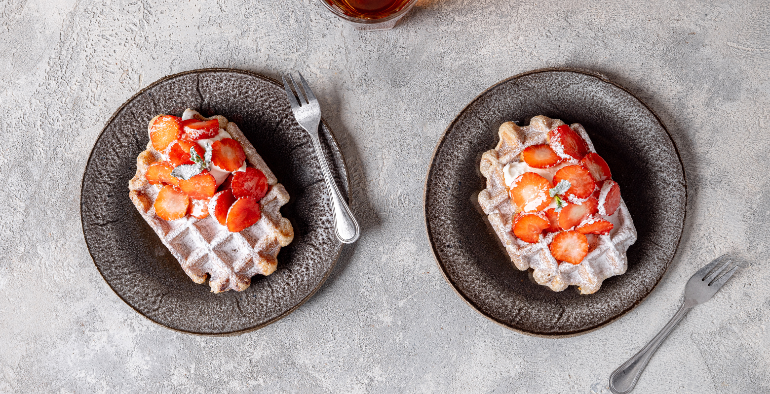 Luikse wafel met aardbeien en slagroom